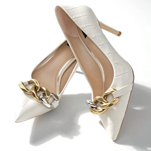 WHBM CREAM PUMP WITH CHAIN DETAIL - Picture 1 of 4